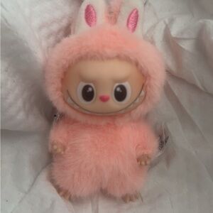 Labubu Pin for love - U